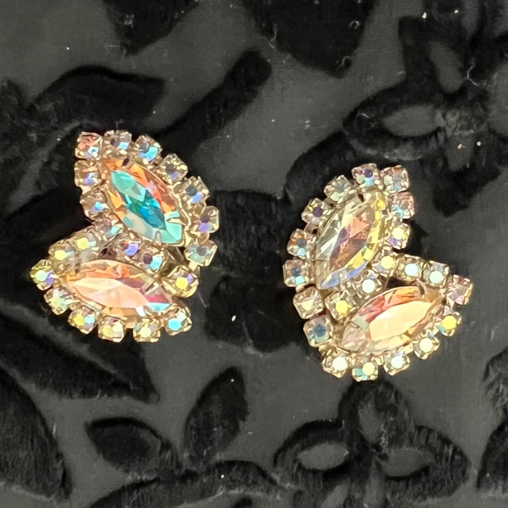 Vintage Albert Weiss rhinestone earrings